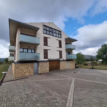 En By Family Homes شقة *