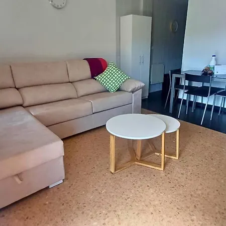 En By Family Homes *