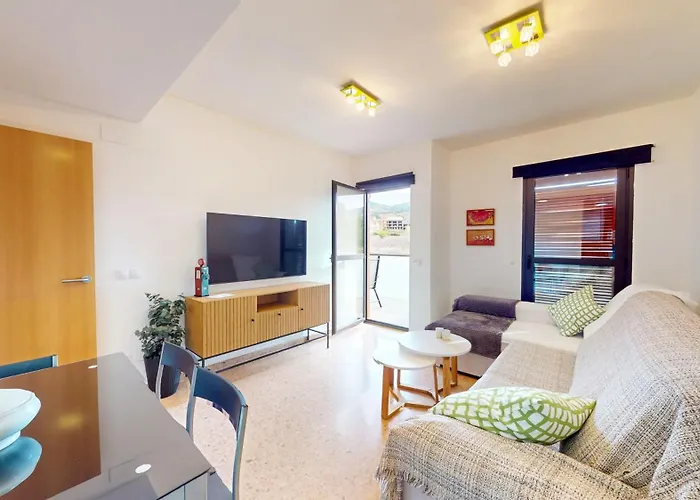 En By Family Homes *